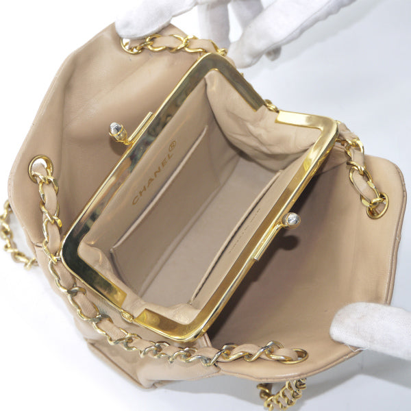 OLD CHANEL マトラッセ がま口Wチェーンミニバッグ（ベージュ）