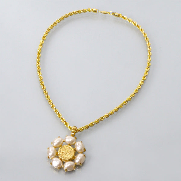 OLD CHANEL メダルモチーフ フラワーパールネックレス（ゴールド）