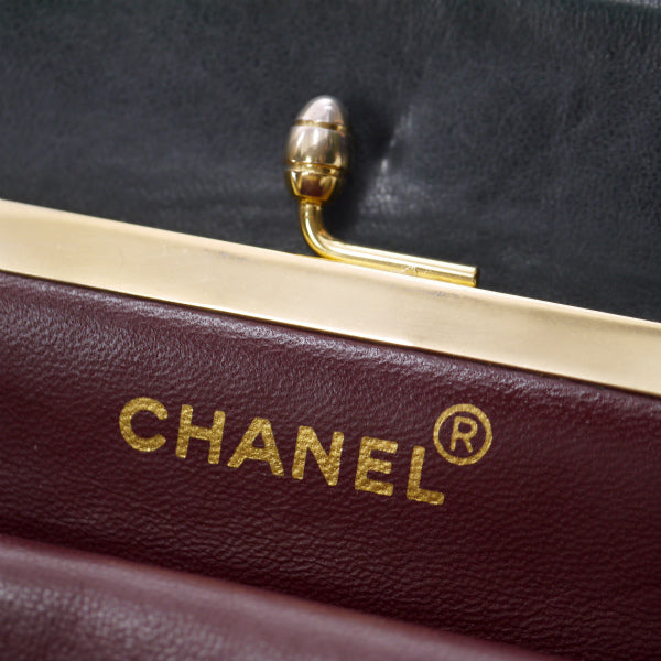 OLD CHANEL Vステッチココマークがま口チェーンバッグ（黒/ラムスキン）