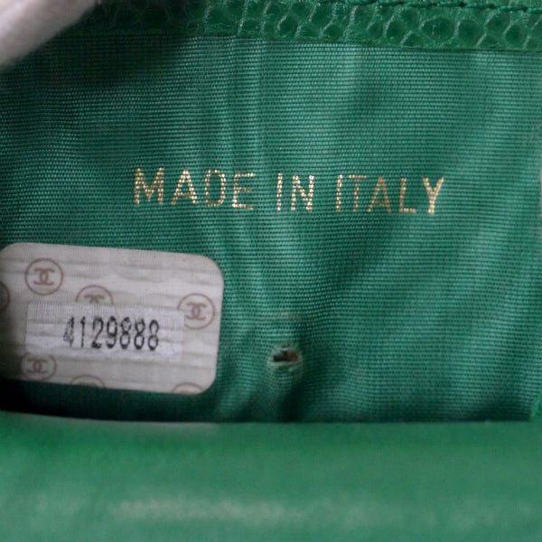 OLD CHANEL　ココマークステッチ マルチケース（緑/キャビアスキン）