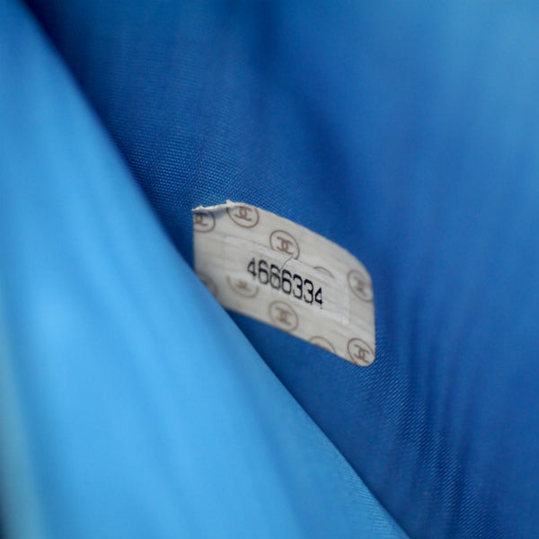 OLD CHANEL　ココステッチ ラウンドジップがま口長財布（青/キャビアスキン）