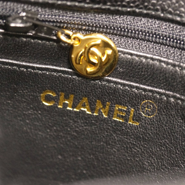 OLD CHANEL　極美品!!スクエア型チェーンバッグ（黒/キャビアスキン）