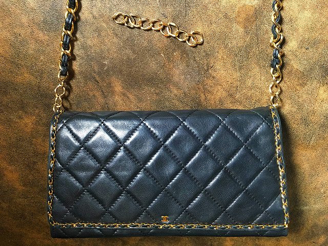 OLD CHANEL チェーンマトラッセ　ポシェット（黒））