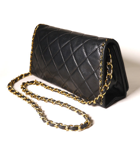 OLD CHANEL チェーンマトラッセ　ポシェット（黒））