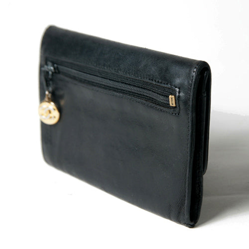 CHANEL　ラム皮財布(黒）