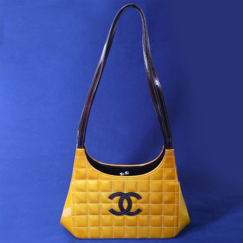 CHANEL　 チョコバー がま口バッグ（ゴールド）
