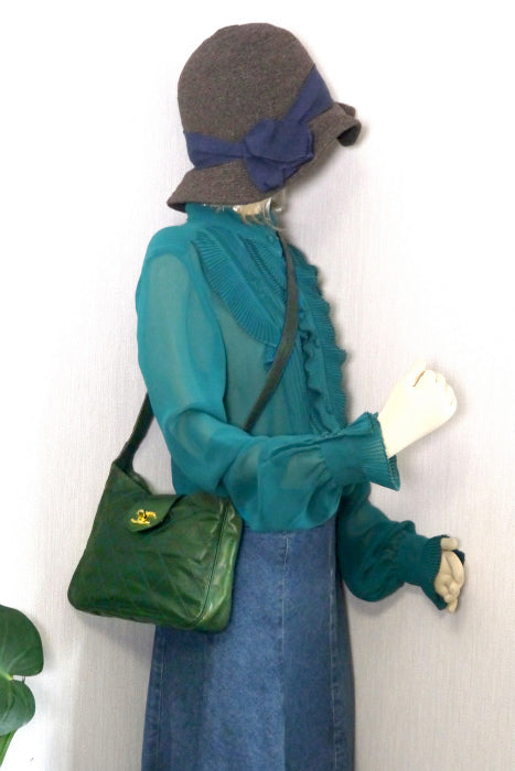 OLD CHANEL　マトラッセ バケツ型ポシェット（緑）