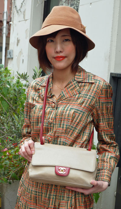 OLD CHANEL パイピングキルトショルダー（赤/ベージュコンビ）