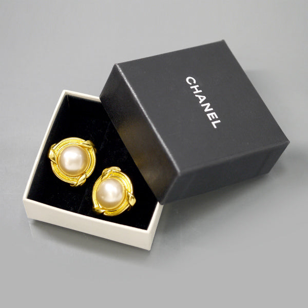 OLD CHANEL パールイヤリング（ゴールド/箱付）