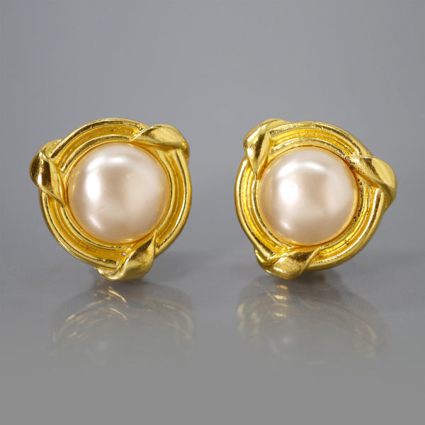 OLD CHANEL パールイヤリング（ゴールド/箱付）