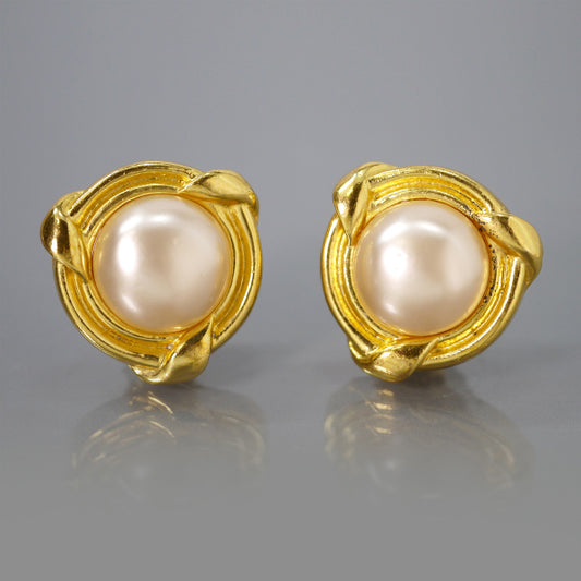 OLD CHANEL パールイヤリング（ゴールド/箱付）