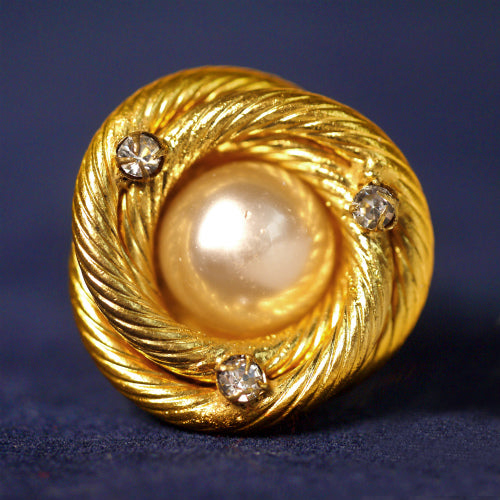 OLD CHANEL イヤリング（ゴールド・渦巻き）