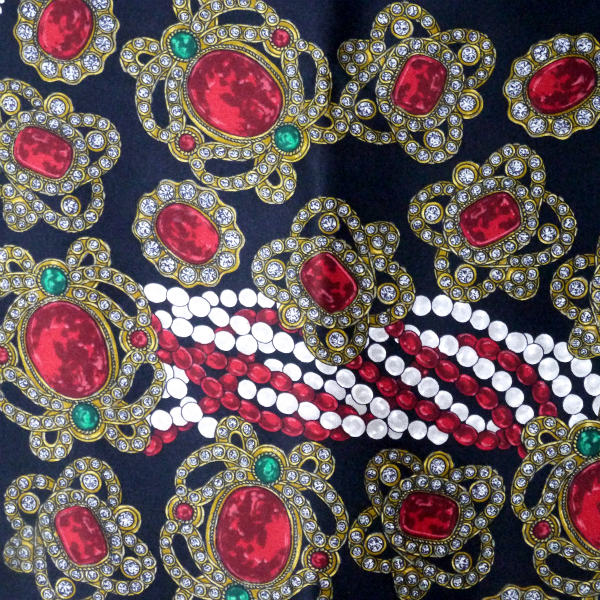 OLD CHANEL　シルク大判スカーフ ジュエリー柄（黒系）