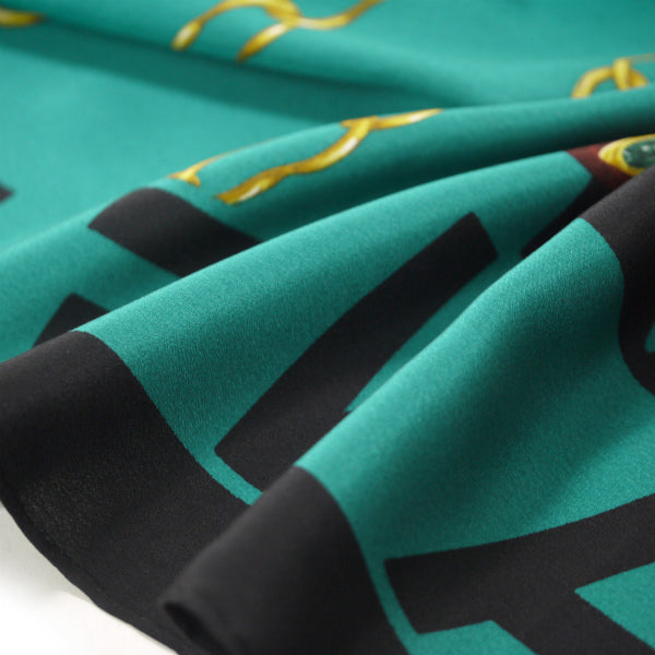 OLD CHANEL　マドモアゼル シルク大判スカーフ（緑系）