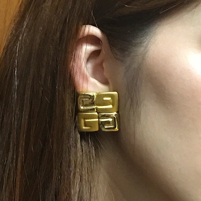 GIVENCHY ロゴ イヤリング(ゴールド)