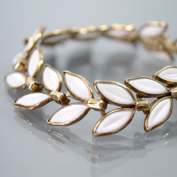 TRIFARI 花びらモチーフ イヤリング&ブレスレット