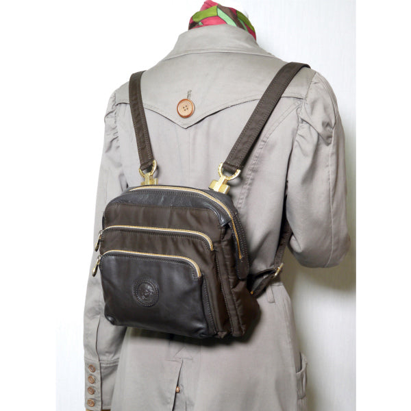 GIANNI VERSACE ミニリュック（茶）