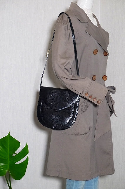 YVES SAINT LAURENT リザード半円ショルダー(黒)