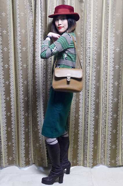 YVES SAINT LAURENT キャメル丸フォルムショルダー