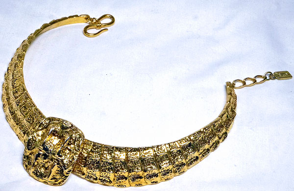 YVES SAINT LAURENT　ゴールド　チョーカー