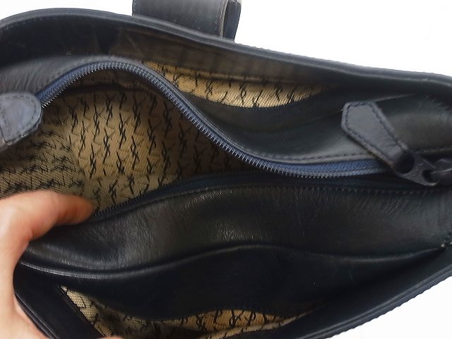 YVES SAINT LAURENT 黒ワンショルダー