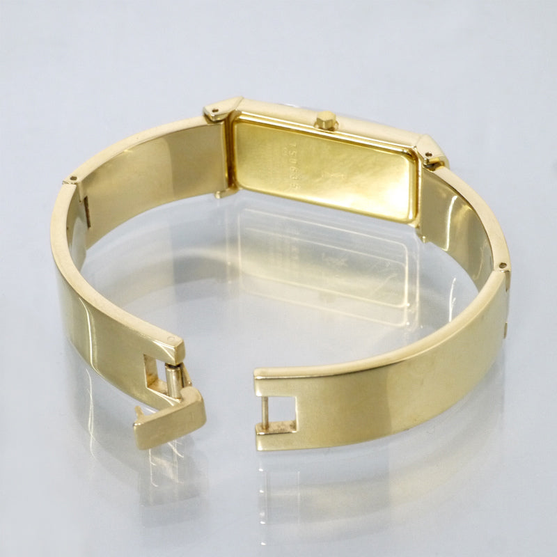 YVES SAINT LAURENT スクエアロゴバングルウォッチ（ゴールド）