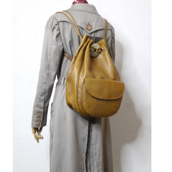 YVES SAINT LAURENT バッファローリング巾着レザーリュック（茶）