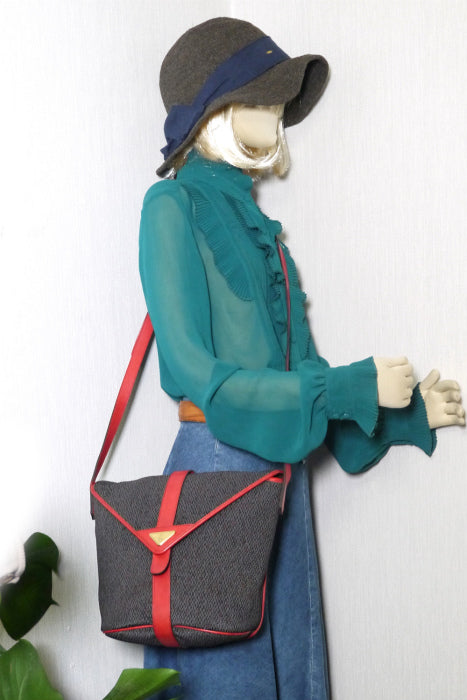 YVES SAINT LAURENT　バケツ型ショルダー（赤×グレー）