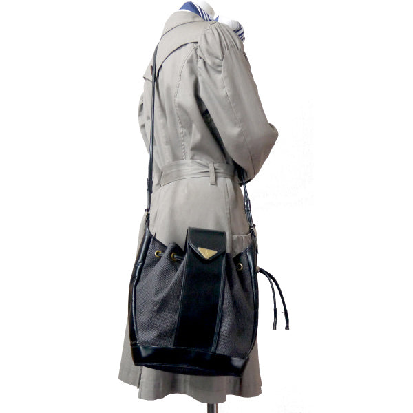 YVES SAINT LAURENT 巾着ショルダー（黒）