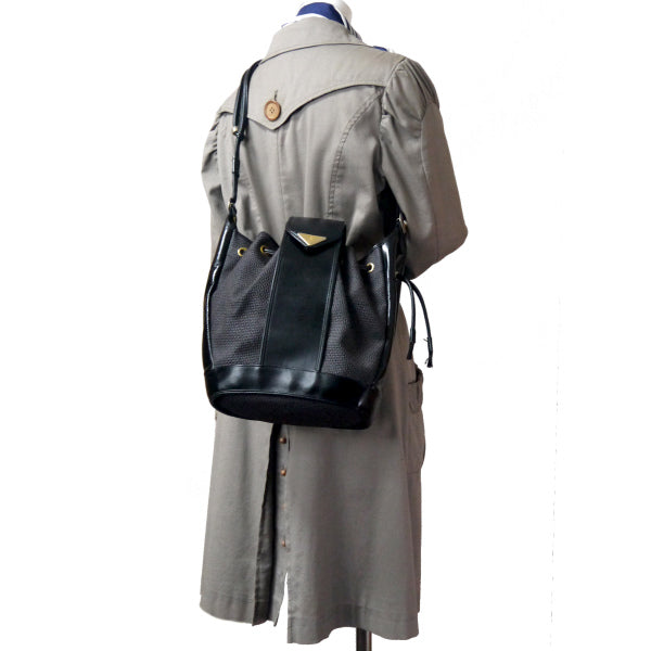 YVES SAINT LAURENT 巾着ショルダー（黒）