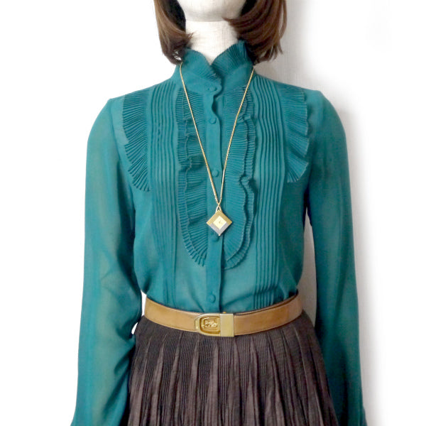 YVES SAINT LAURENT スクエアペンダントウォッチ（ゴールド）