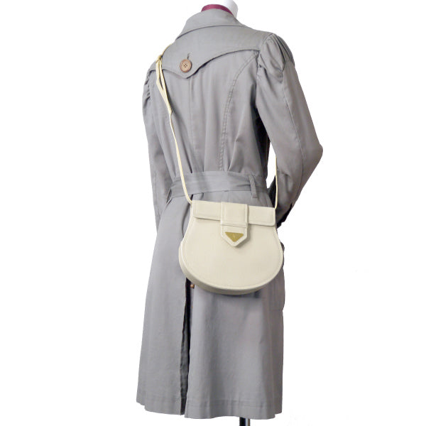 YVES SAINT LAURENT ロゴプレート ラウンドレザーショルダー（クリーム）