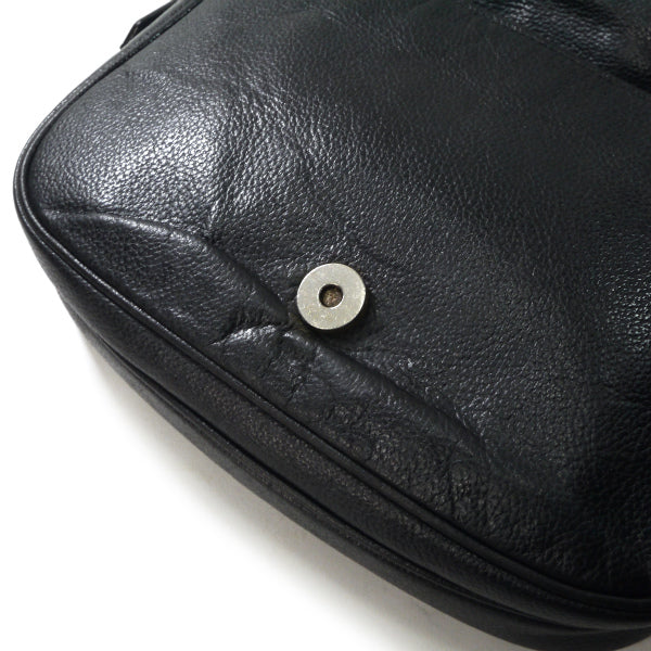 YVES SAINT LAURENT 総革カサンドラ ロゴ刻印ショルダー（黒）