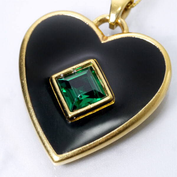 YVES SAINT LAURENT　ブラックハート ペンダント（ゴールド）