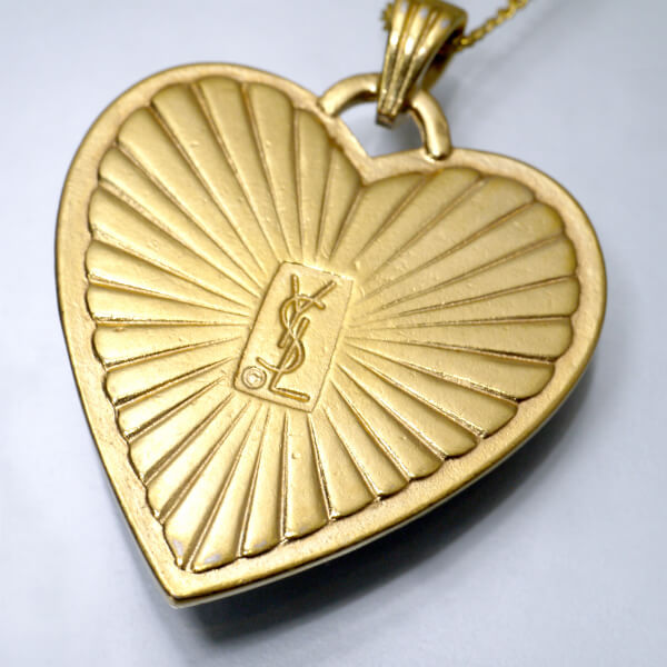 YVES SAINT LAURENT　ブラックハート ペンダント（ゴールド）