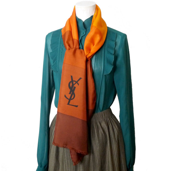 YVES SAINT LAURENT 大ロゴシルクストール（オレンジ）