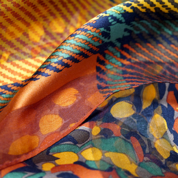 YVES SAINT LAURENT  チェック&花柄シルクストール（オレンジ系）