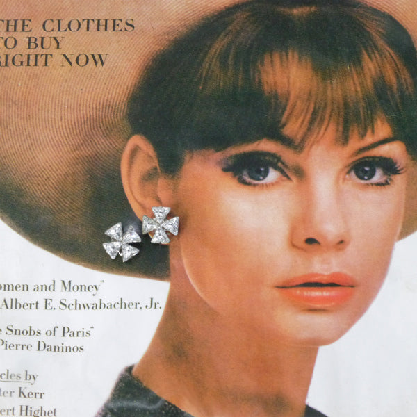 YVES SAINT LAURENT　クローバー ビジューイヤリング（シルバー）