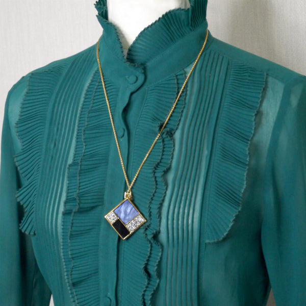 YSL スクエアプレート ストーンネックレス