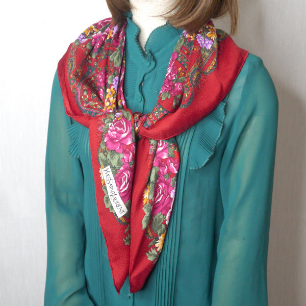 YVES SAINT LAURENT ペイズリーフラワー柄シルク大判スカーフ （赤系）