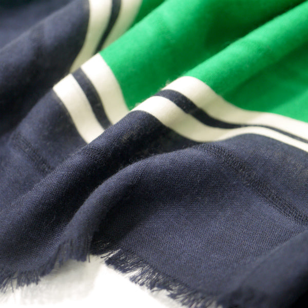 YVES SAINT LAURENT ロゴ入りシルク大判フリンジショール（緑系）