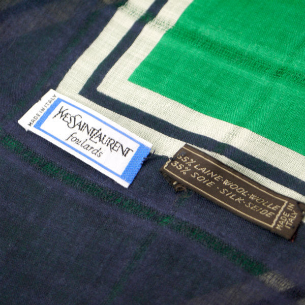 YVES SAINT LAURENT ロゴ入りシルク大判フリンジショール（緑系）