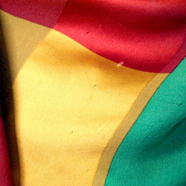 YVES SAINT LAURENT シルク大判スカーフ マルチブロックカラー（赤系）