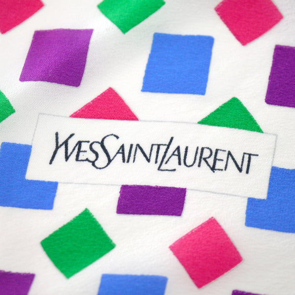YVES SAINT LAURENT ロゴ入りシルク大判スカーフ（白系）