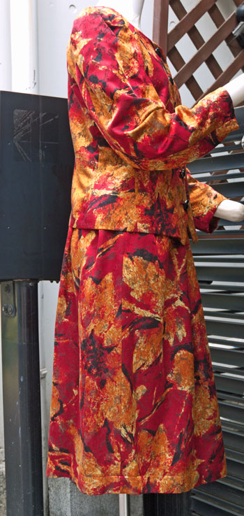 YVES SAINT LAURENT モダン柄スーツ