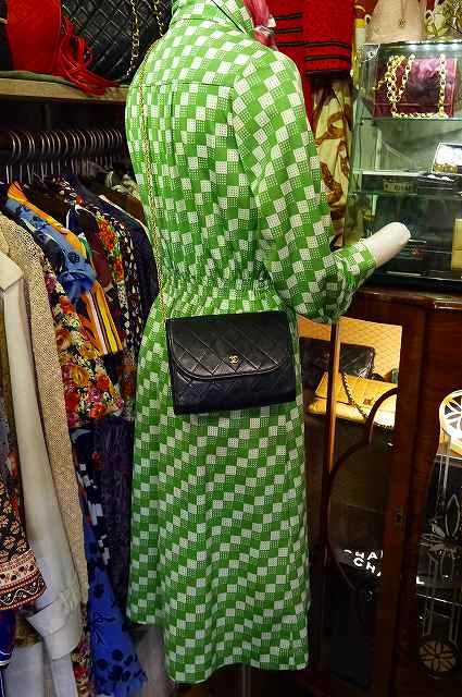 OLD CHANEL　チェーン　マトラッセ　ポシェット（黒）