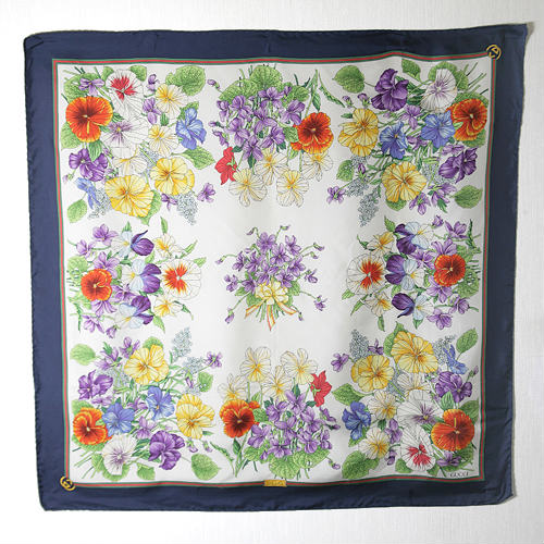 OLD Gucci シルクスカーフ（青FLORA ）