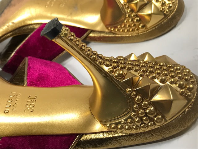 Gucci　ゴールド×赤　ベロアミュール