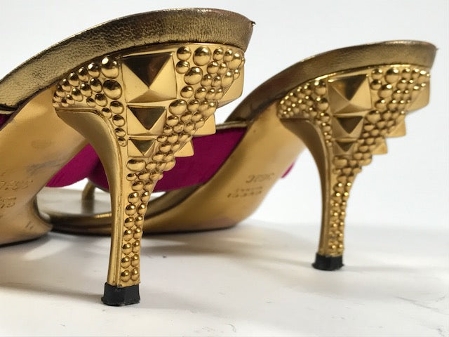 Gucci　ゴールド×赤　ベロアミュール