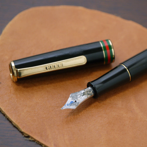 OLD Gucci 万年筆(黒/シェリーライン)